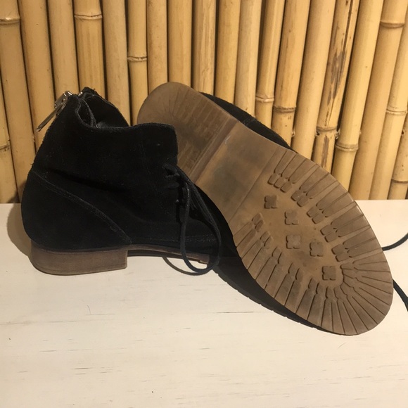 Steve Madden Lace Up Chelsea Black Suede Boot - Size 6 - Picture 7 of 7